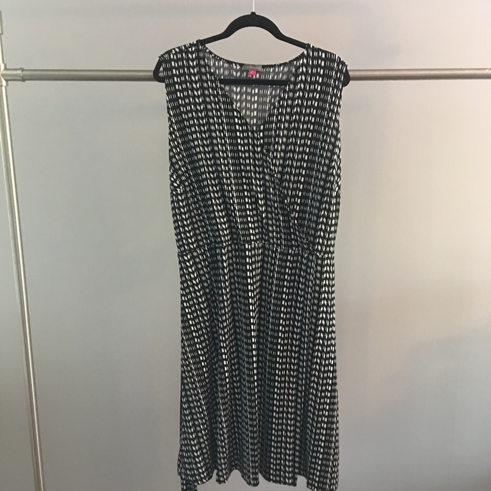 Vince Camuto 2X wrap dress black white work